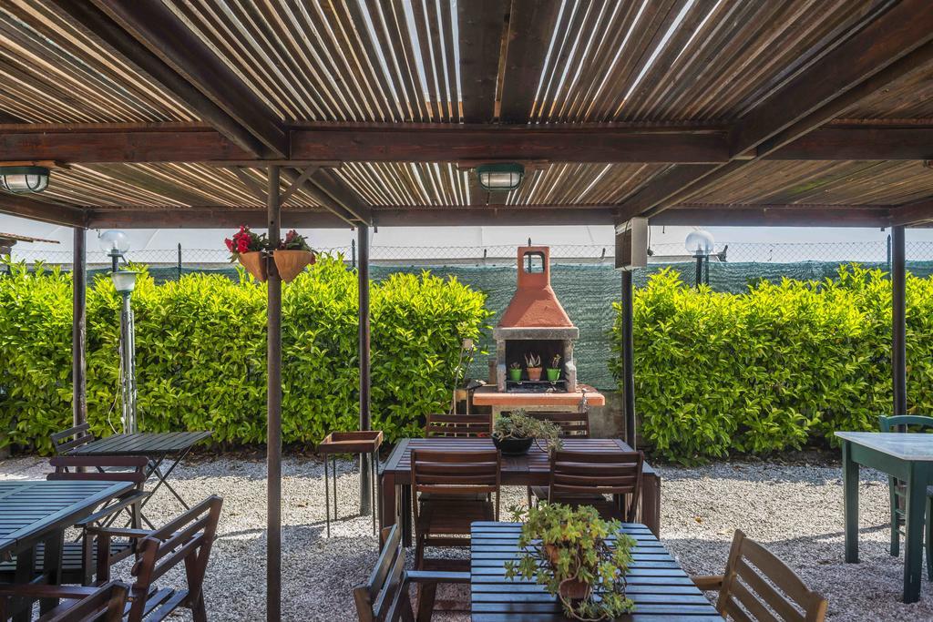 La Locanda Country House Borgo Montenero Luaran gambar